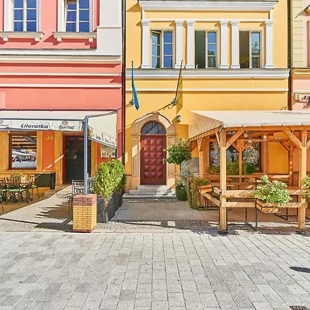 Market Square Old Town By Renters *