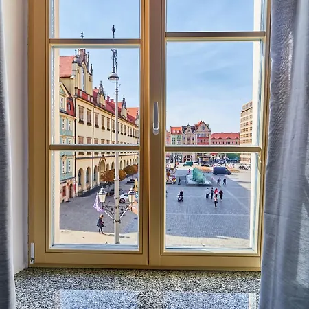 Market Square Old Town By Renters