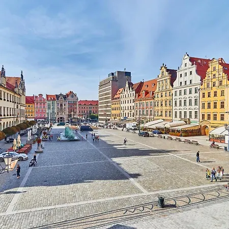 Market Square Old Town By Renters