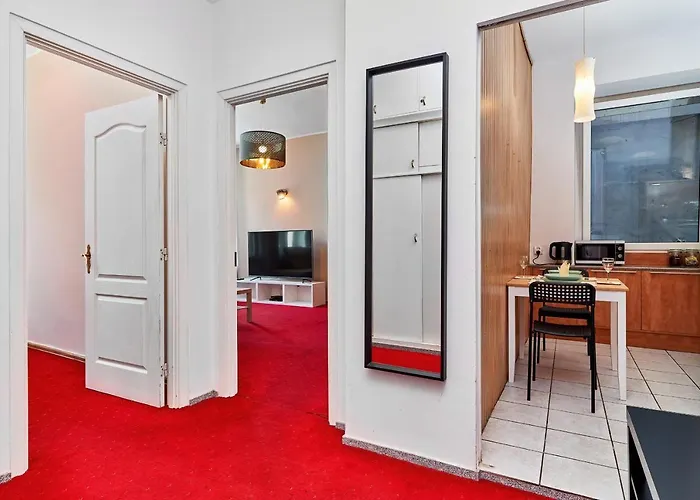 Market Square Old Town By Renters Διαμέρισμα *