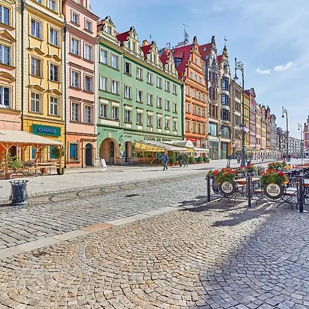 Market Square Old Town By Renters